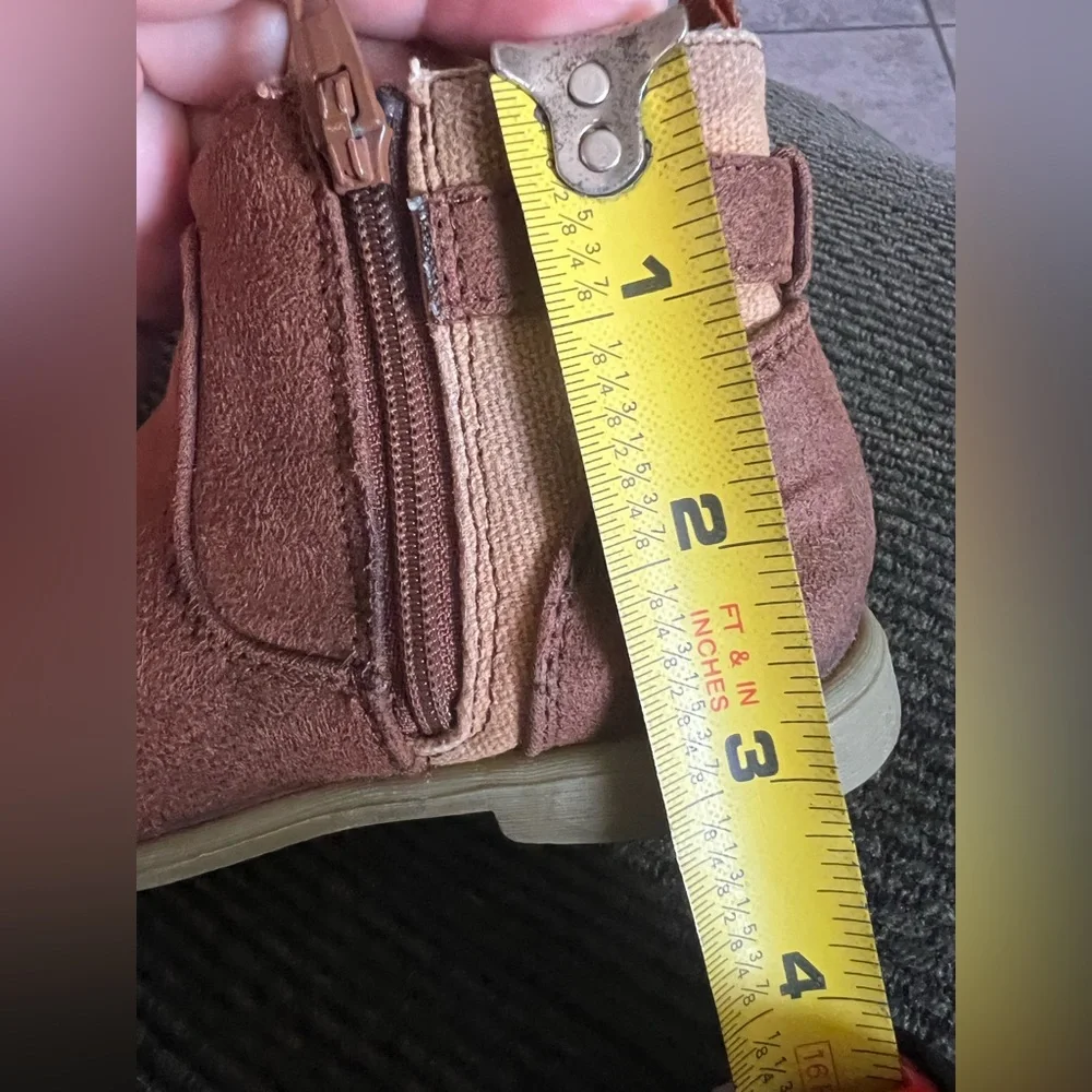 Boot size 7 baby !Replacement! Amp... right foot